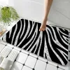 Carpets Black and White Dalmatian Cow Zebra Texture Mat de sol de salle de bain Décor de salle de bain non glipt pour le salon cuisine bienvenue paillasson