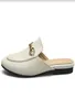 100 lederen luxe ontwerpers mannen slippers zachte koeienhuid luie dames schoenen metaal zwart buckle strand muilezels princetown klassieke dame l4598936