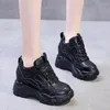 Casual Buty Chunky Sneakers 2024 Autumn Winter Pu skórzane kobiety ukryte obcasy czarne białe