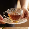 Şarap bardakları 200ml kahve fincan seti lüks retro kabartmalı tabak ve kupa ev latte cam çay setleri toptan bardaklar