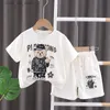 Conjuntos de roupas Roupas de menino de menino Definir camisetas e shorts de urso de desenho animado de verão Letra das meninas letra de waffle inferior 2pcs