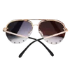 Os óculos de sol piloto de festa estudam ouro marrom sombreado com óculos de sol feminina moda sem aro de óculos de sol.