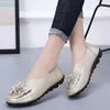 Scarpe casual moccasins morbido vera pelle vera da donna piatta con fiori designer di signori svuotanti su ballerina