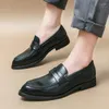 Casual schoenen lichtgewicht slip op formele loafers mannen mocassins Italiaans hoge kwaliteit mannelijk rijden 2024 stijlvol leer