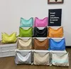 Шваблики 12 цветных кожаных мешков для женщин для женщин Весна Осенняя сумка для плеча универсальная сумочка подмышка
