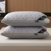 Hilton El Pillow Core Soft en Comfortable Sleep Adult Home Cervical Quilt Cover White Size 4874cm 240415