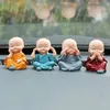 4PCSSet Resin Crafts Gift Lovely Little Little Monk Sculptures Cute Monks Boeddha Beelden Creatieve Boeddha Dolls Tabel Auto -decoratie 240408