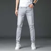 Designer de jeans masculin concepteur d'été mince luminaire de couleur tendance à la mode pour un pantalon masculin élastique élastique slim élastique lavé et blanc européen blanc européen