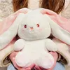 Pouilles en peluche Doll de peluche de lapin de fraise carotte avec fermeture éclair avec une fermeture à glissière et à lapin doux décoration adaptée aux cadeaux de Pâques pour enfants y240415