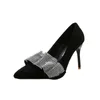 Chaussures habillées 2024 Réthinestone noire High Heels Femmes Stiletto Net Red Temperament All-Match Point Toe Banquet Femme's Single