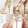 Klänningskor 2024 Spring Summer Est Point Toe Pumpar Metal Decoration Heel Wedding High Satin Silk Stiletto