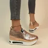 Sapatos casuais Patente São mocassões de plataforma de couro para mulheres 2024 Spring Gold Silver Woman PLUS PLUS TAMANHO 42
