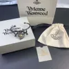 Sœur Vivieene Satellite Viviane Viviennes Westwood High Version Titanium Black Bow Heart Bracelet Personnalisé et Bracelet de diamant noir personnalisé et de haute qualité