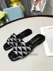 Zomer strand slippers klassieke ontwerper dame flat baotou flip flops 100% lederen glijbanen suède letter vrouwen schoenen koehide metaal vrouw sandalen groot formaat 35-41 met doos