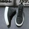 Scarpe casual piatto pattinaggio skate sport sport in gomma sola street style slizi atletici sugli uomini sneaker allenatori hip hop high top