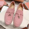 Hoogwaardige vrouwen suède leer buiten wandelen platte loafers rond teen catwalk merk ontwerper dames slip op hete verkoop echt lederen zachte wandelschoenen vrouw