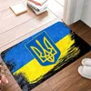 Tapetes russos russo mapa de ouro bandeira de tapete de porta de tapete ucranina para banheira de banheira tapetes de flanela de piso de cozinha anti-deslizamento