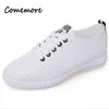 Scarpe casual Comemore da donna piatta da donna morbida Mesh a maglia comoda 2024 donne Sport vulcanizzate calzature di Wome Sneaker bianche 41