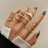 Koreanska smycken World Black Farterfly Lacquer Metal tappade Pearl Ring Set på 10 i Instagram -stil