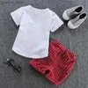 Vêtements ensembles nouveaux enfants d'été vêtements pour bébés garçons t-shirts shorts 2pcs / sets pour tout-petit gentleman décontracté vestiment