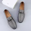 Casual schoenen 2024Designer Echte lederen mannen Mode Trend Merk Kleding Zakenschoen Flat Office Driving Loafers Plus Size36-46