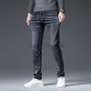 Jeans de créateurs pour hommes mens mets ajustement élastique slim élastique pour hommes hiver hiver nouveau petit pantalon à la mode à la mode pantalon de mode pantalon de mode