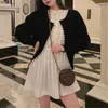 Kvinnors stickor 2024 Autumn Round Neck Pearl Edging Knitwear Y2K Harajuku Kort långärmad tung Cardigan tröja Fashion Casual Coat Women