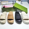 Designer tofflor kvinnor tofflor plattform toffel varumärke klassiker gummi glider fast färg flip flops non slip sandaler tjocka botten platt skor 35-42