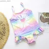 Één-stuks baby peuter één stukken gegolfde zwempakmeisjes badmode zwempakken afdrukken warm veren strandkleding kinderen baby kinderen zwemkleding y240412