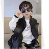 Kleidungssets Jungen 'Denim Weste Jeanshemd 3-teiliger Frühling und Herbst 2024 Koreanisch Retro Cowboy Perforierte Farbanzeige Graduale Kleidung Anzüge