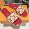 2024 Nouvelles pantoufles Designer Femmes Sandale Top Quality Luxury Fashion Fashion Slippers Broidered V Letter Summer Flat Bottom Slippers Ligne Sandal Taille 36-42