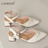 Chaussures habillées dames de luxe en vente 2024 Sangle de boucle de mode Sandales féminines pointues Pospeaux à talon carré à talon