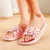 Slippers Eva Женщины водонепроницаемые пляжные сандалии для ванной комнаты для душевой платформы крытая открытая мягкая красавица Design Fit Diy Charms