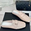 Maultierlaafer Wildleder Frauen Pantoffeln Flats Loafer Echtes Leder Luxus Designer Schuhe Metallschnalle Sommer-Slipper-Slipper-Top-Qualität mit Kastengröße 35-42