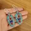 Boucles d'oreilles en peluche ER191 Népal Jewelry et ethnique ovale Turquoises Colorful Stone Leaf Fashion Earge pour femmes