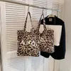 Сексуальный дизайн леопарда Биг Кореи моды покупатель магазинов для женщин для женщин сумочка сумка для плеча большая сумка мощности 240415