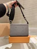 2024 Messenger Designer Bag With Zip Coin Pouch Pochette Voyage Men Clutch Bag Luxury Handbag