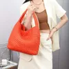 2024 Hot Sale Fashion Trend Underarm Bag Woven Design Pu Leather Tote Handbags Womens Ladies Hobo Bags