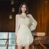 Abiti casuali Lady Fashion Lady Korean Sweet Short Dress Women Abbigliamento Elegante Solido Sede attraverso Sexy Stand Neck Slim Ruffle Mini Party