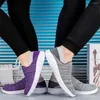 Swobodne buty poślizgnięcia różowe damskie sportowe dziecko wulkanize trampki białe damskie mokasyny 2024 Runnings słynne jogging trendu