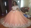 Robe de bal rose élégant Robes quinceanera robes à l'épaule appliques en dentelle blanche tulle plus taille 16 robes arabe saoudien p9871382