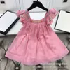 Garotas casuais de meninas bordados de bordado pequeno vestido de manga voadora doce adorável saia princesa temperamento colete brincalhão