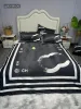 Quatily Designer Ice Silk Pedding Set z klasycznym logo drukiem Summer Cool Cover Cover Black Cover 4 -częściowy zestaw Bedspread odpowiedni dla 1,5 m, 1,8 m i 2M