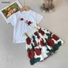 Роскошные детские спортивные костюмы Summer Girls Dress Comse Детский дизайнерский дизайнерский размер 100-150 см. Красный цветочный принт футболка и юбка 24 апреля