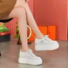 Buty swobodne Fujin 8cm 2024 Oryginalny skórzany klin Bezwiedzki Kobiety retro platforma Chunky Sneaker Spring Autumn Flats Nowatorski moda