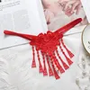 Kobiety majtki seksowne stringi puste haft haftowa żeńska pokusa Tassel bieliznę Pearl Masaż przezroczysty Transpanta T niskie bieliznę