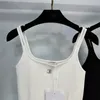 Frauen Tanks Camis Designer 24 frühem Frühling neuer Nanyou Cha Agen -Mädchen Stil Einfacher und vielseitiger doppelter Schulterboden gestrickt Slling Top 0SJP