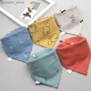 Önlükler geğirme bezleri 5 parça/set bebek önlüğü üçgen çift pamuk bandana bib erkek bebek ve kız bebek besleme bebek bib bebek bebek bezi bebek tükürük havlusu y240415y2404172mpn