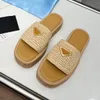 Frauen Plattform Sandalen Designer hochwertige Folien Metalldreieck Vintage 3,5 cm dicker Boden Slipper Sommer lässig Frau Sandes weiß schwarz Gold Outdoor Sliders