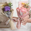 Fleurs décoratives Creative Mother's Mother Day Carnation bouquet tricoté Produit fini produit pratique bricolage à la main Fleur à la main